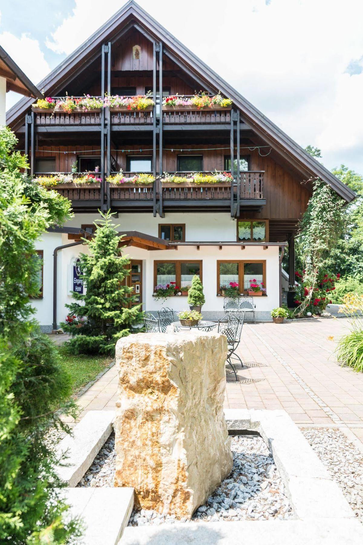 Hotel Waldhof Hohenkammer Exterior photo