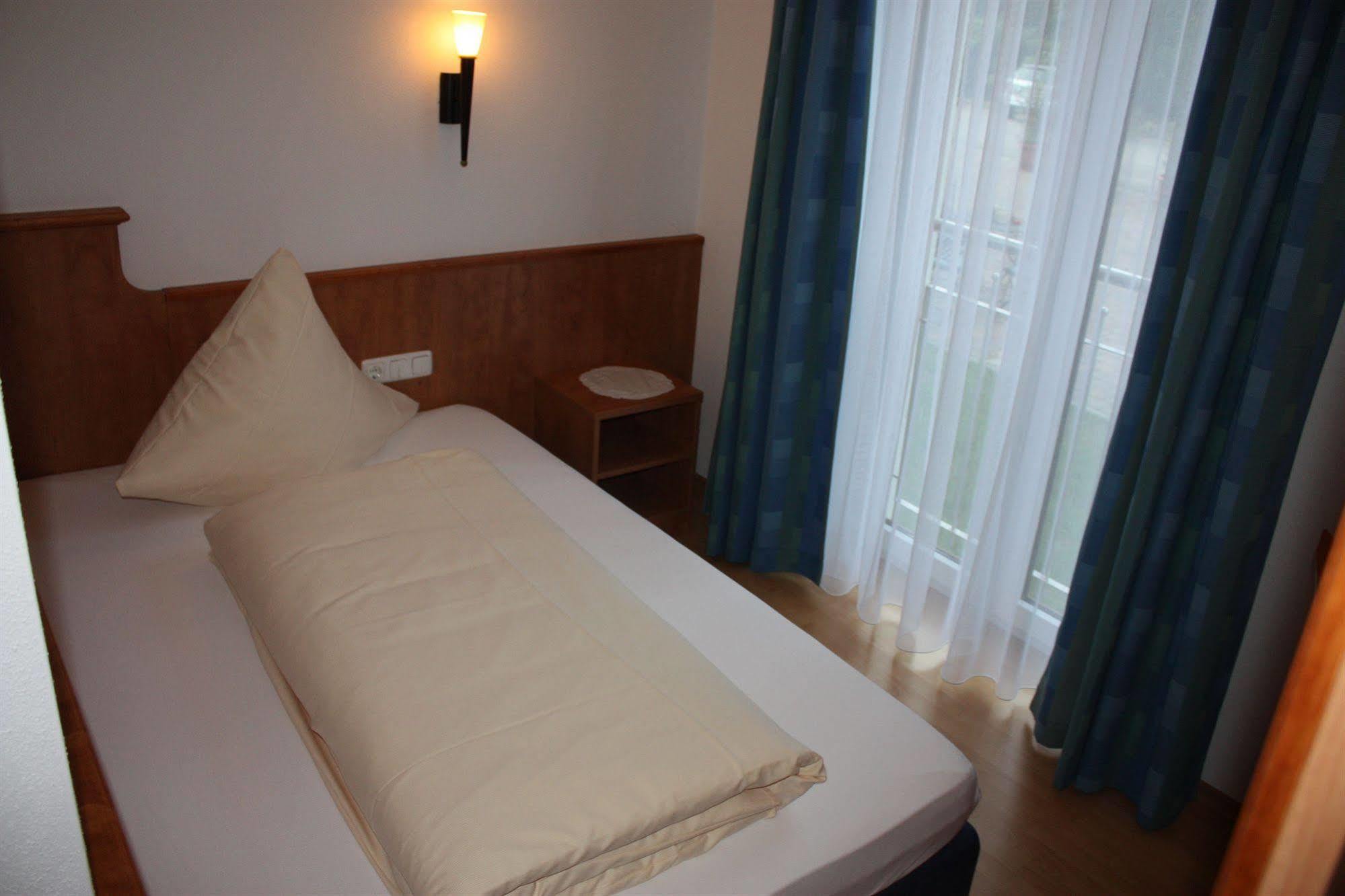 Hotel Waldhof Hohenkammer Exterior photo