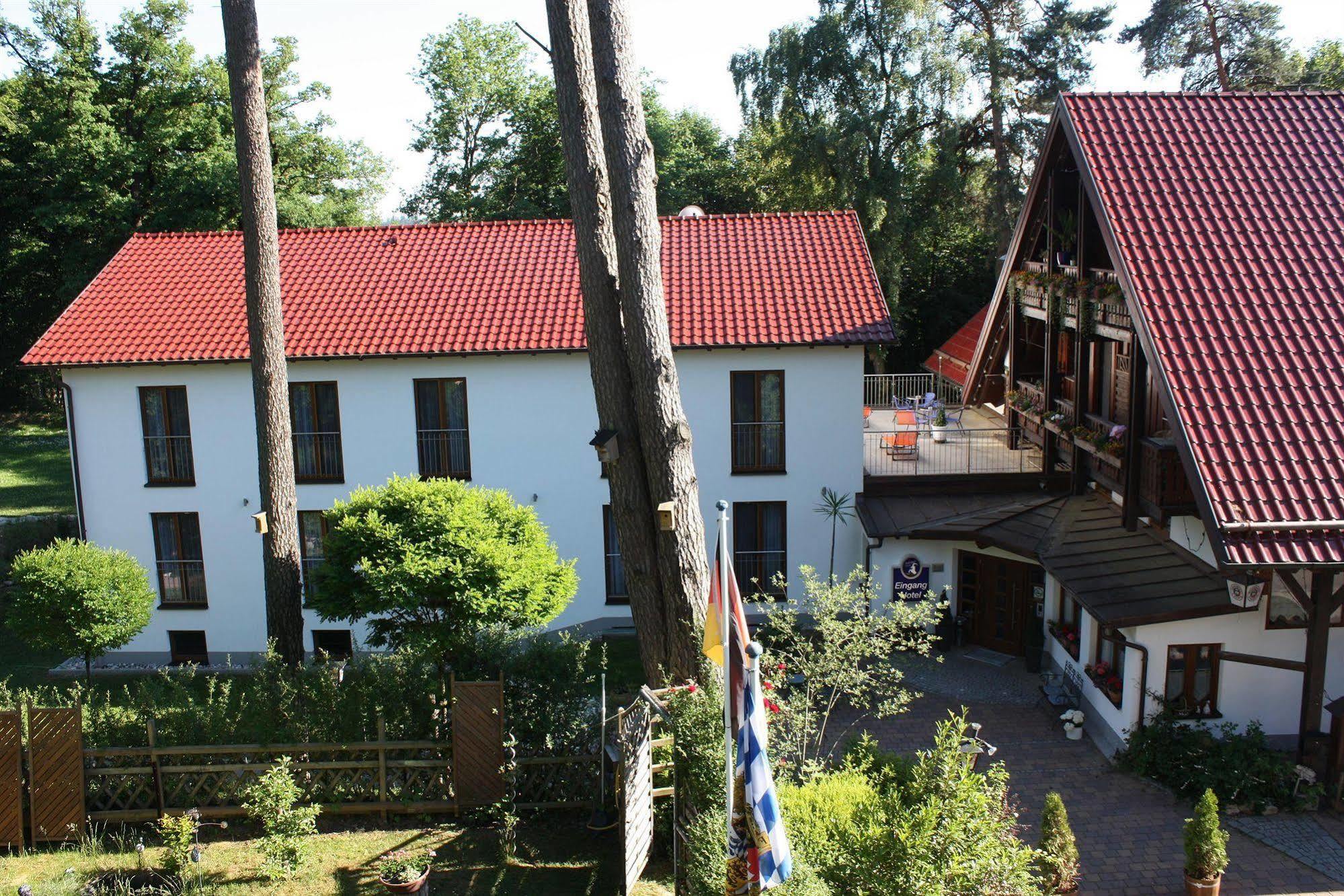 Hotel Waldhof Hohenkammer Exterior photo